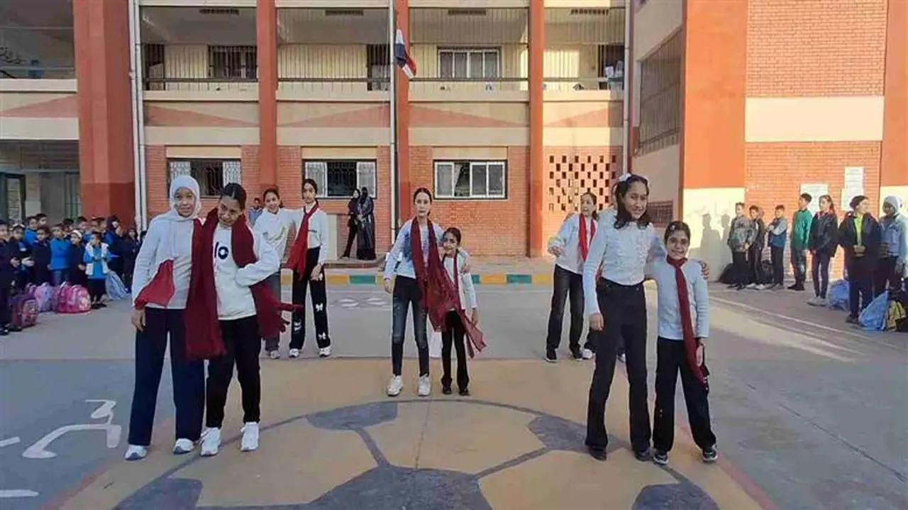 وظائف بمدرسة لغات برواتب 13 ألف جنيه في مجال التدريس والإدارة.. فرصة لا تُفوّت